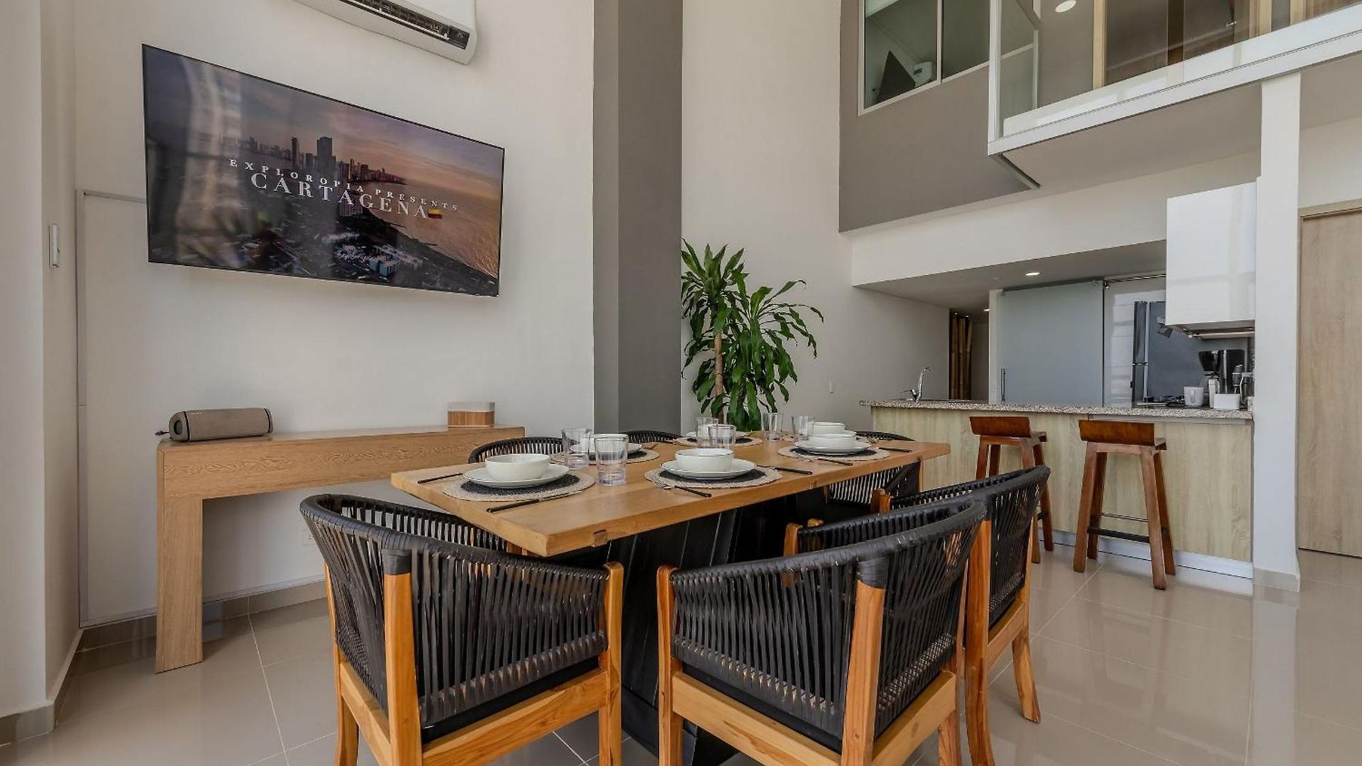 Apartment Modern 3br Duplex Apt. Great View And Location