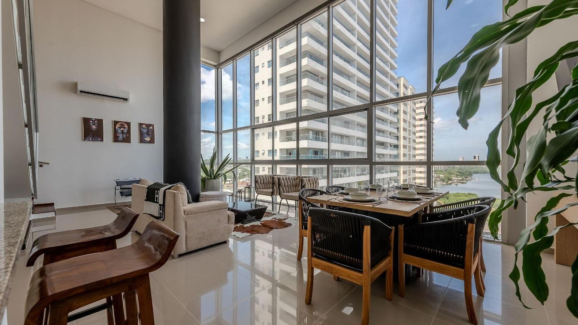 Modern 3br Duplex Apt. Great View And Location Apartment