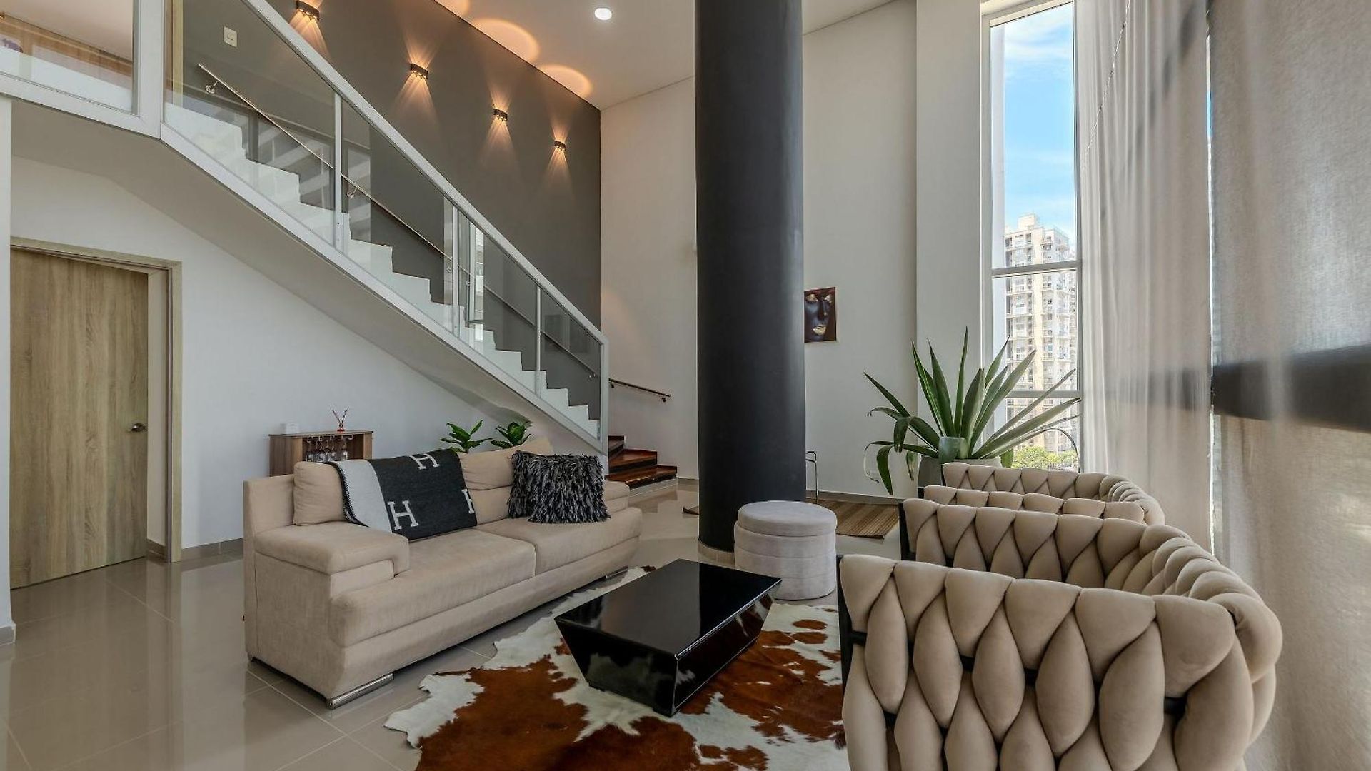 Modern 3br Duplex Apt. Great View And Location Apartment *