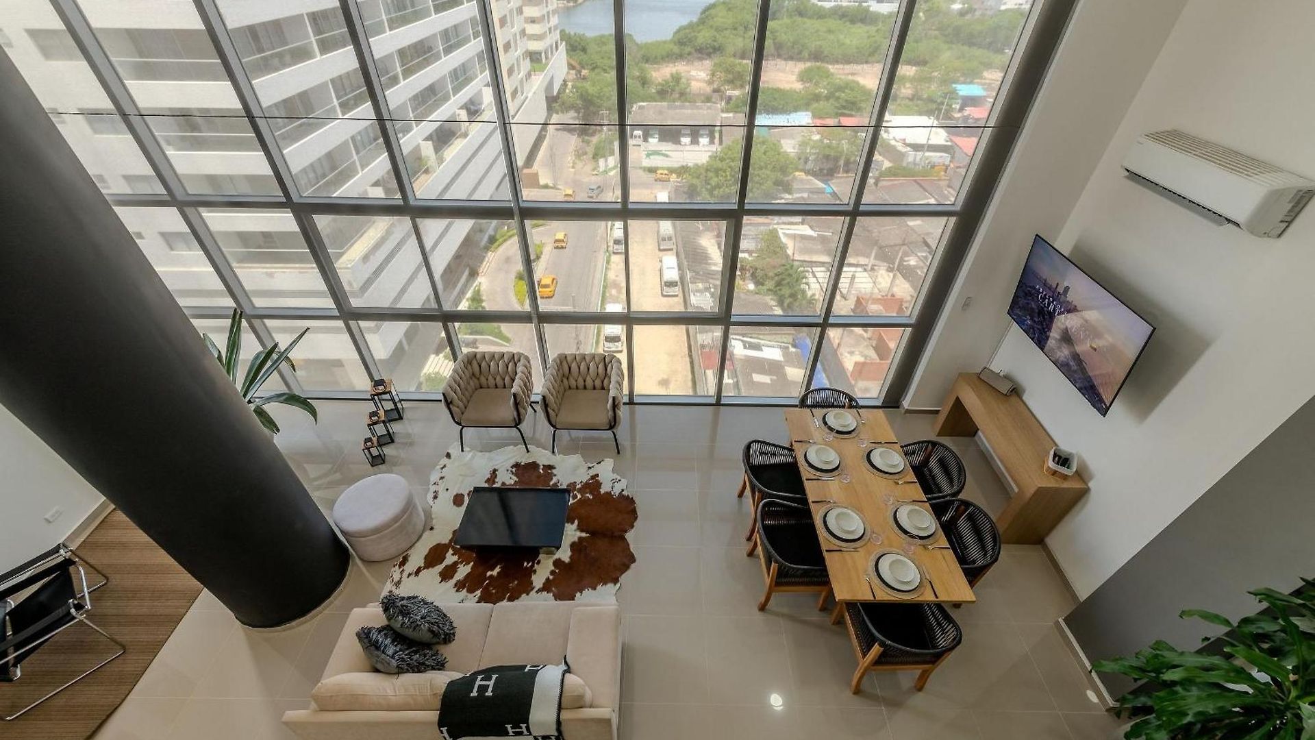 Modern 3br Duplex Apt. Great View And Location