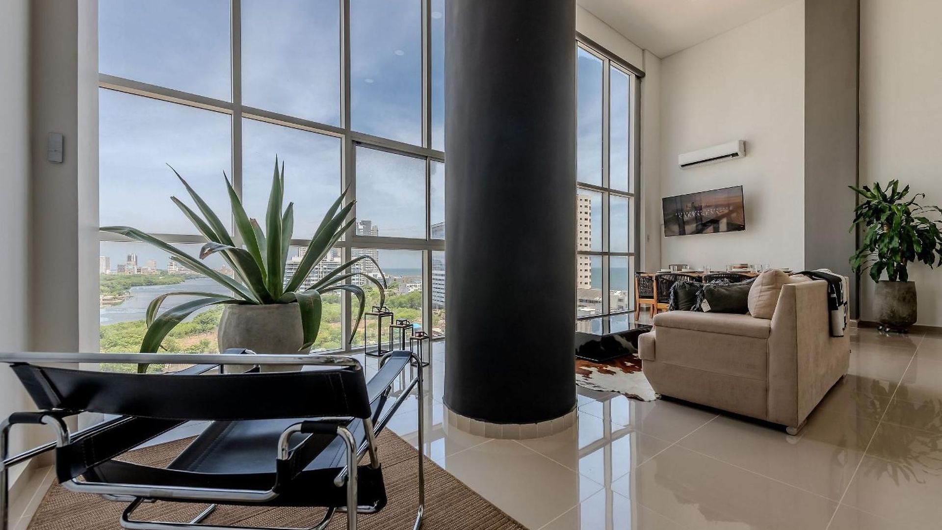 Modern 3br Duplex Apt. Great View And Location *