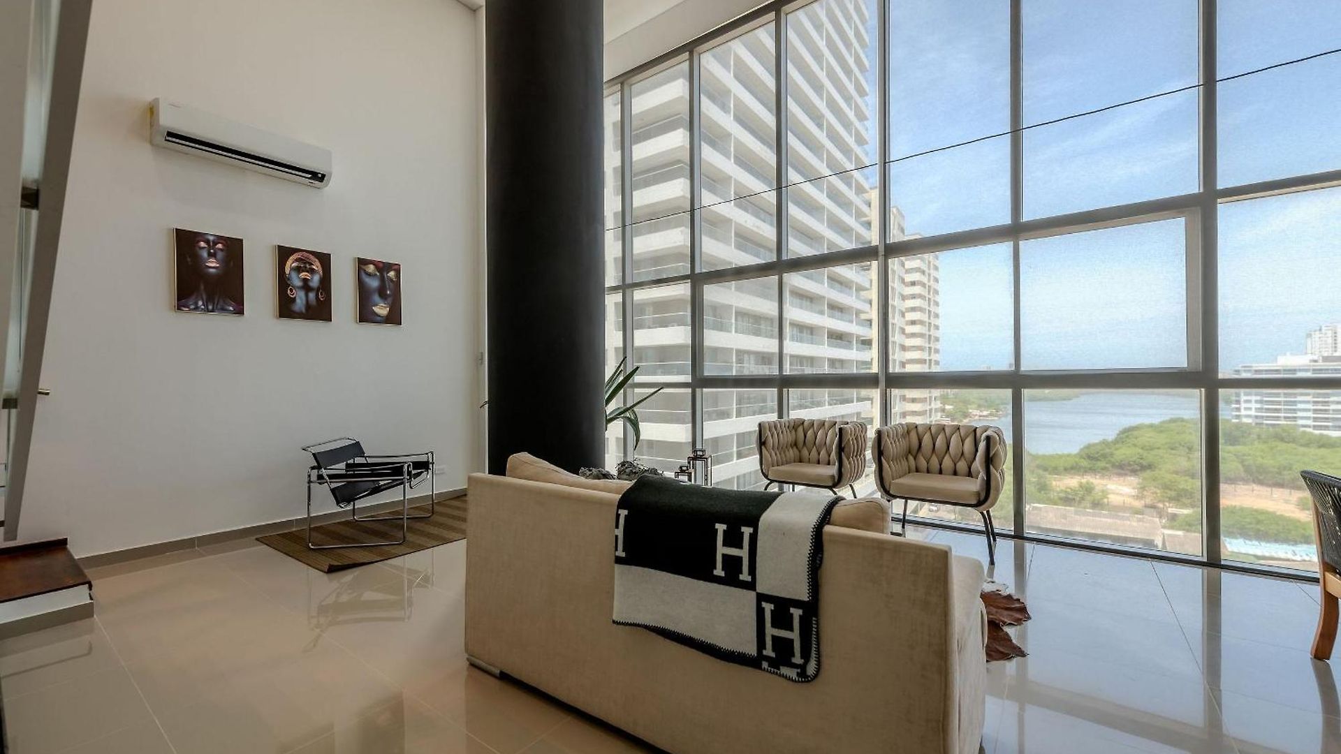Modern 3br Duplex Apt. Great View And Location Apartment
