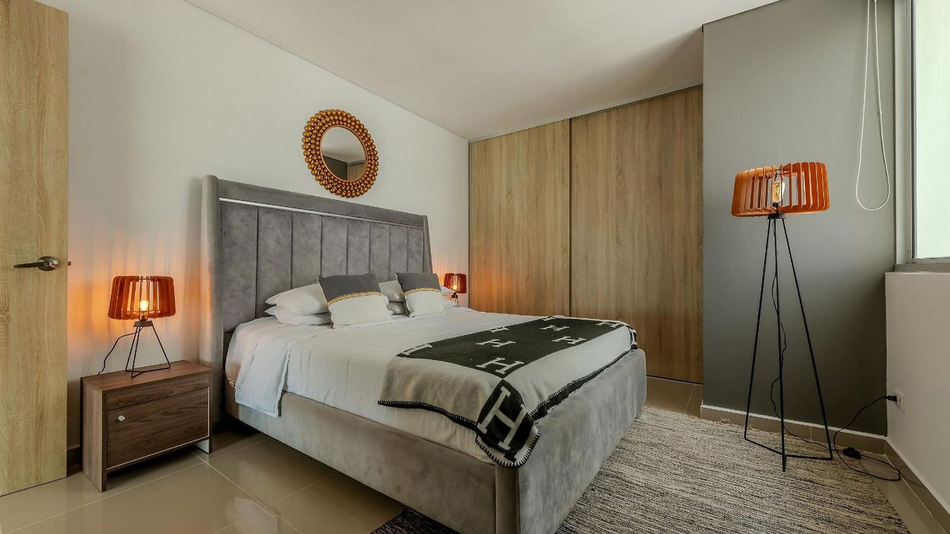 Modern 3br Duplex Apt. Great View And Location Apartment *